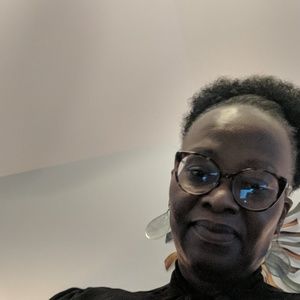 Meet your Posher, Cynthia